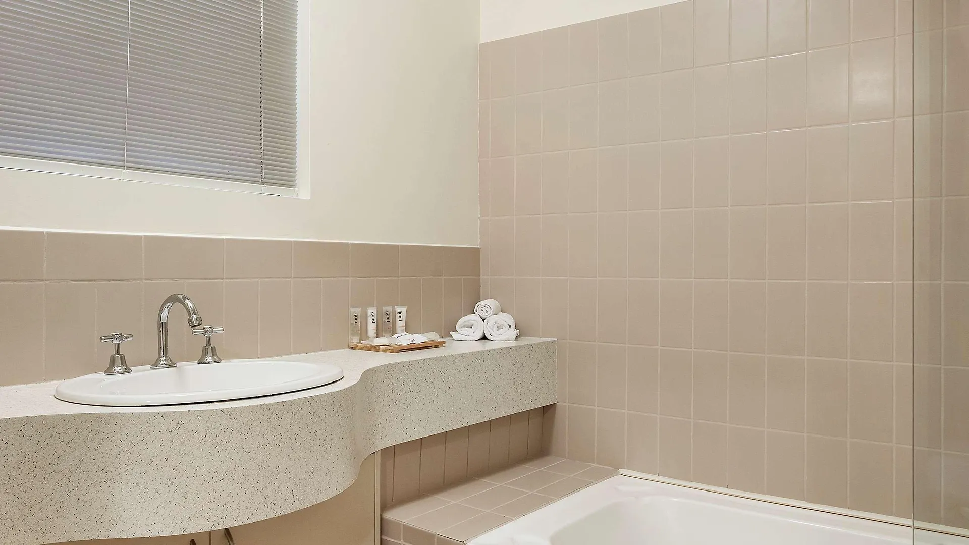 Best Western Northbridge Apartments Perth 4*,
