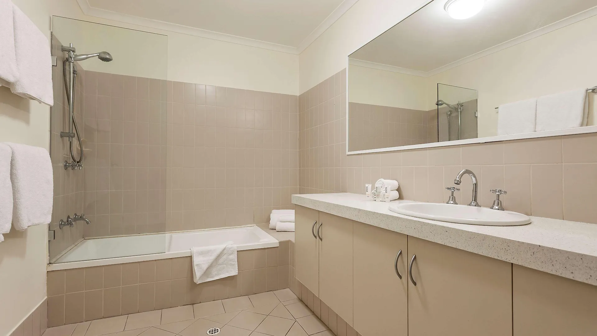 Best Western Northbridge Apartments Perth 4*,  Austrálie